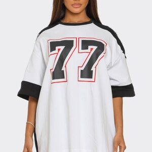 Women's Black and White Graphic Top